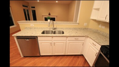 217 Sparrow Ln in Bolingbrook, IL - Building Photo - Building Photo