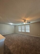 9110 Vondel Park in Converse, TX - Building Photo - Building Photo