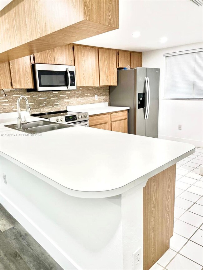 1005 Palm Beach Trace Dr in Royal Palm Beach, FL - Building Photo - Building Photo