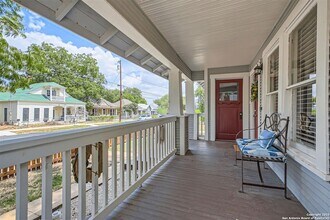 912 Burnet St in San Antonio, TX - Building Photo - Building Photo