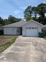 41 7th St in Shalimar, FL - Building Photo