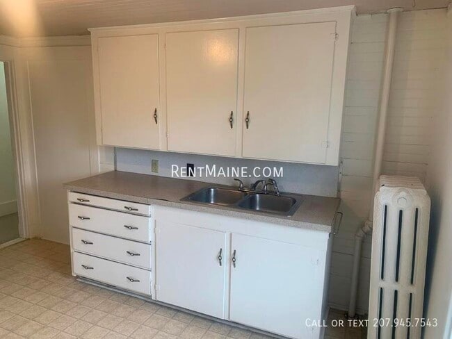 75 Ohio St, Unit 7 in Bangor, ME - Building Photo - Building Photo