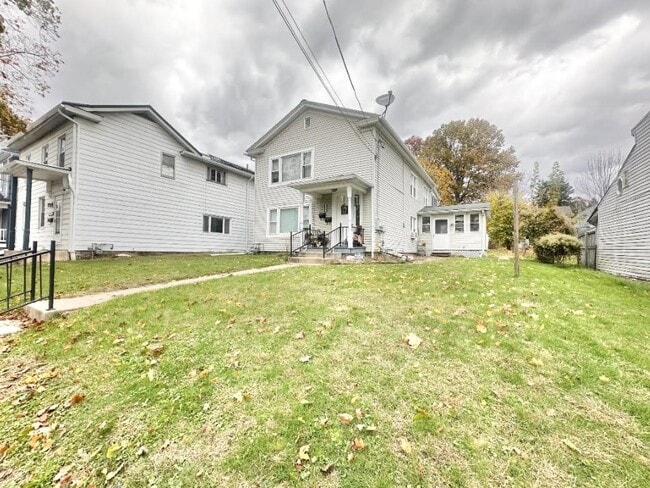 property at 986 Ash St