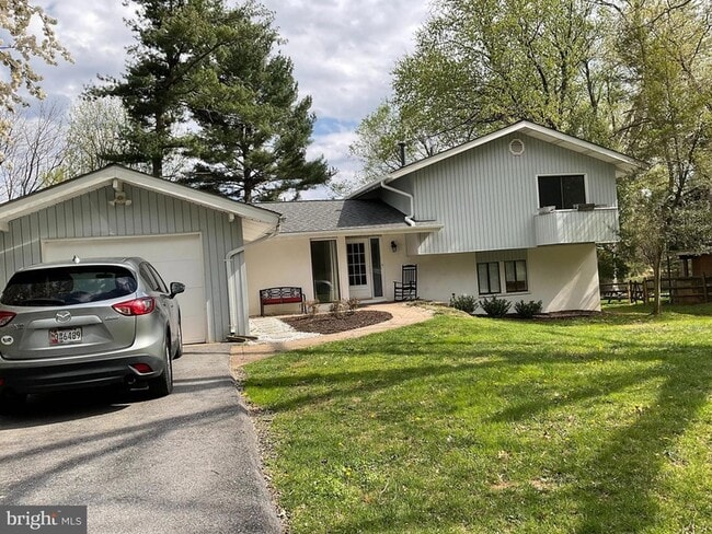 property at 18917 Alpenglow Ln