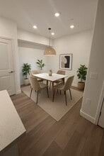 300 Shannon Pkwy in Visalia, CA - Building Photo - Building Photo
