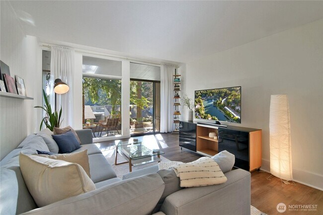 property at 6236 137th Pl NE