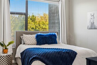 5921 Hiline Rd in Austin, TX - Foto de edificio - Building Photo