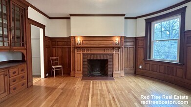 10 Dwight St, Unit 2 in Brookline, MA - Foto de edificio - Building Photo