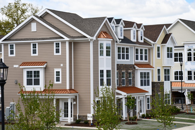 The Ridge at Talcott Mountain in Weatogue, CT - Foto de edificio - Building Photo