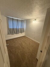 4027 E 8th Ave in Anchorage, AK - Building Photo - Building Photo
