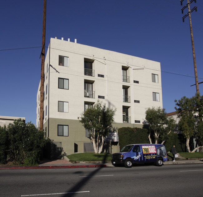 Amadeus in North Hollywood, CA - Foto de edificio - Building Photo