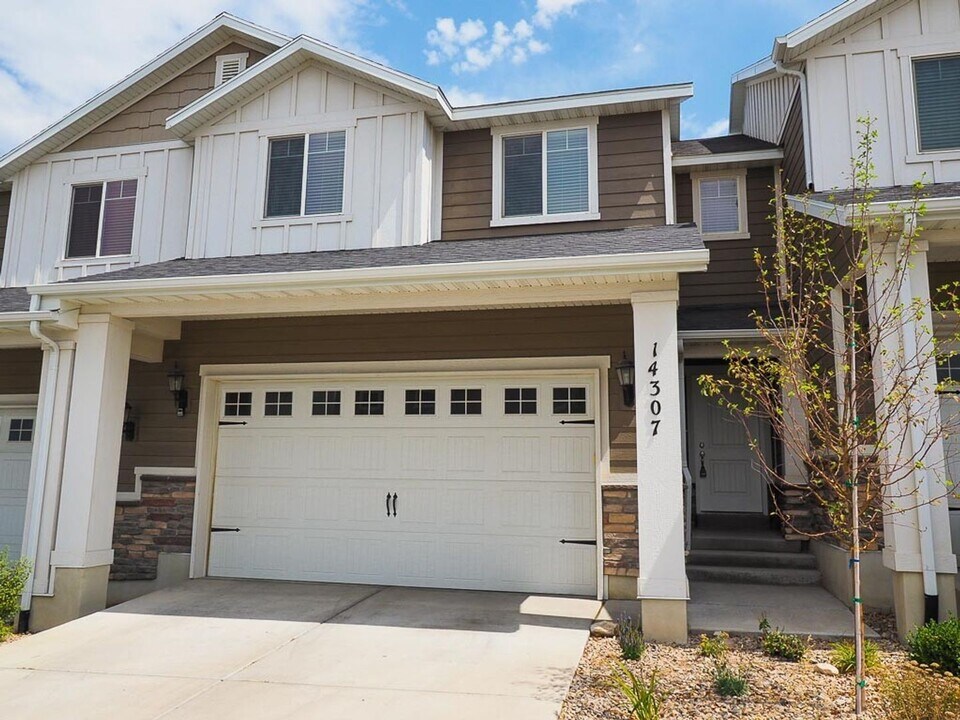 14307 South Side Hill Ln in Draper, UT - Building Photo