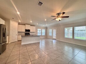 8902 Jasper Lake Dr in Cypress, TX - Foto de edificio - Building Photo