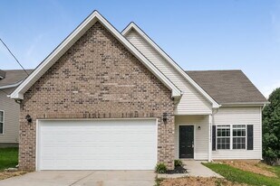 146 Howard Woody Dr in La Vergne, TN - Building Photo