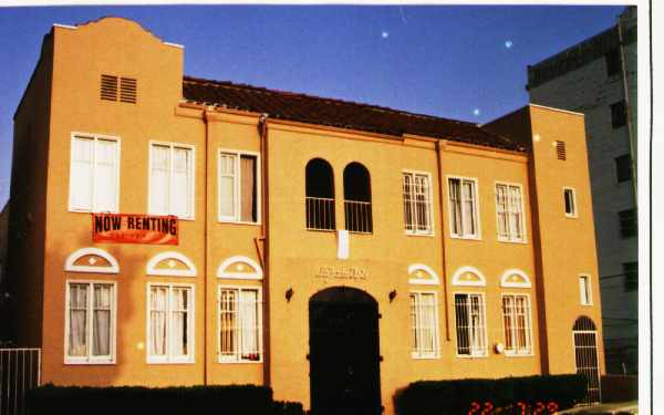 La Zada Apartments in Los Angeles, CA - Foto de edificio