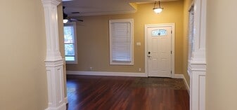 325 Berkeley Ave in Roseville, CA - Building Photo