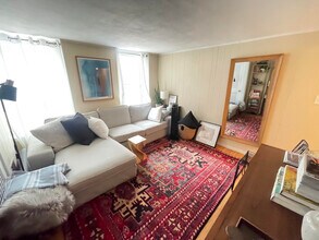 222 Cambridge St, Unit 3 in Boston, MA - Foto de edificio - Building Photo