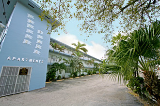 Marine Plaza Apartments in Miami, FL - Building Photo - Building Photo