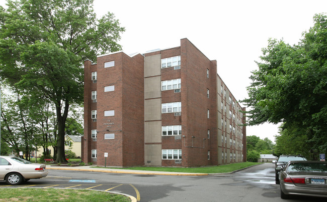 The Highlands in East Hartford, CT - Building Photo - Building Photo