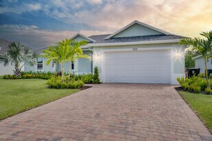 388 SW Vista Lake Dr in Port St. Lucie, FL - Building Photo