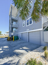 108 Pelican Dr in Atlantic Beach, NC - Building Photo - Building Photo