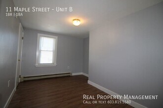 11 Maple St in Rochester, NH - Building Photo - Building Photo