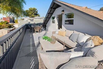 217 N Granados Ave in Solana Beach, CA - Building Photo - Building Photo