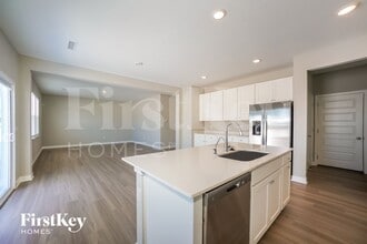 2285 S Bingham Pl in New Palestine, IN - Foto de edificio - Building Photo