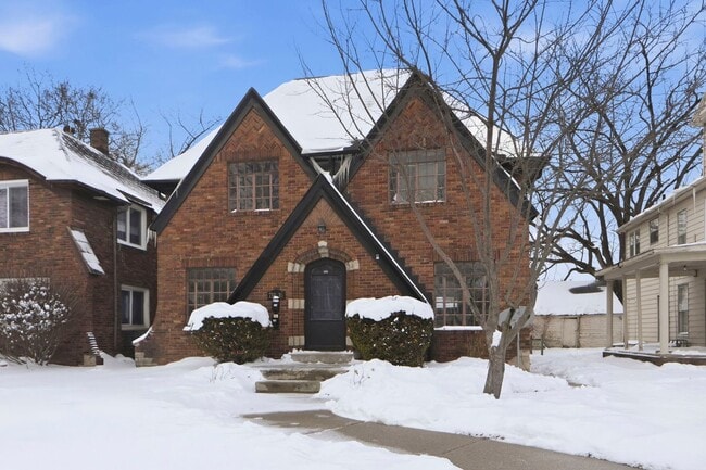 714 W Packard Ave in Fort Wayne, IN - Foto de edificio - Building Photo