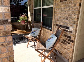 4611 Pin Oak Creek Ln in Houston, TX - Building Photo