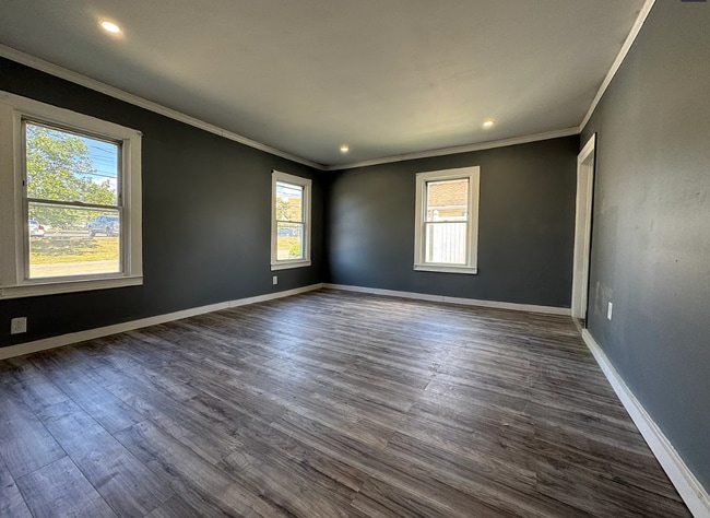 38 N Chemung St in Waverly, NY - Foto de edificio - Building Photo