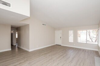 3115 Valleywood Rd in Henderson, NV - Building Photo - Building Photo