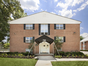 Hamilton Apartments in Rahway, NJ - Foto de edificio - Building Photo