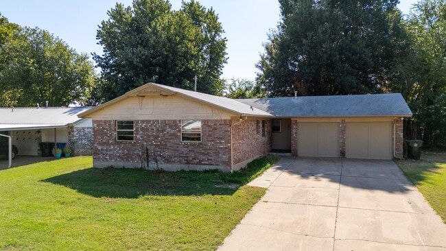 property at 304 W Campbell Dr