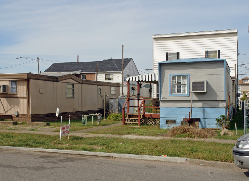 313-315 14th St in Kenova, WV - Building Photo