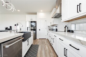 6124 Redstone Hls Dr in Las Vegas, NV - Building Photo - Building Photo