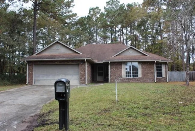 220 Easy St in Hinesville, GA - Building Photo - Building Photo