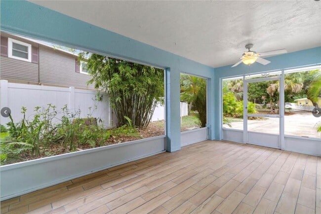 2528 Boca Ciega Dr N in St. Petersburg, FL - Building Photo - Building Photo