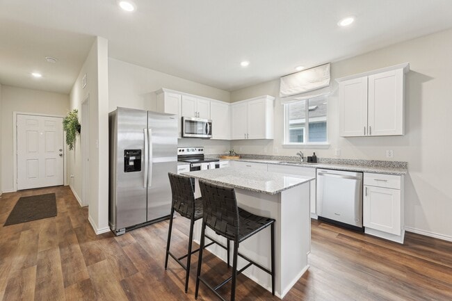 Creekside Terrace in New Braunfels, TX - Building Photo - Building Photo