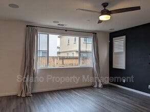 537 Lavender Dr in Vacaville, CA - Building Photo - Building Photo