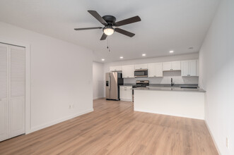 Willowood Apartments in Eastlake, OH - Building Photo - Interior Photo