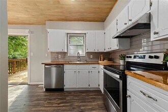 10404 Tullis Ave in Kansas City, MO - Building Photo - Building Photo