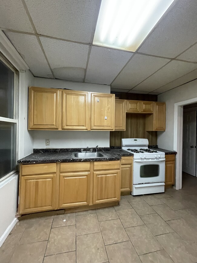 133 Isabella Ave, Unit 3 in Newark, NJ - Foto de edificio - Building Photo
