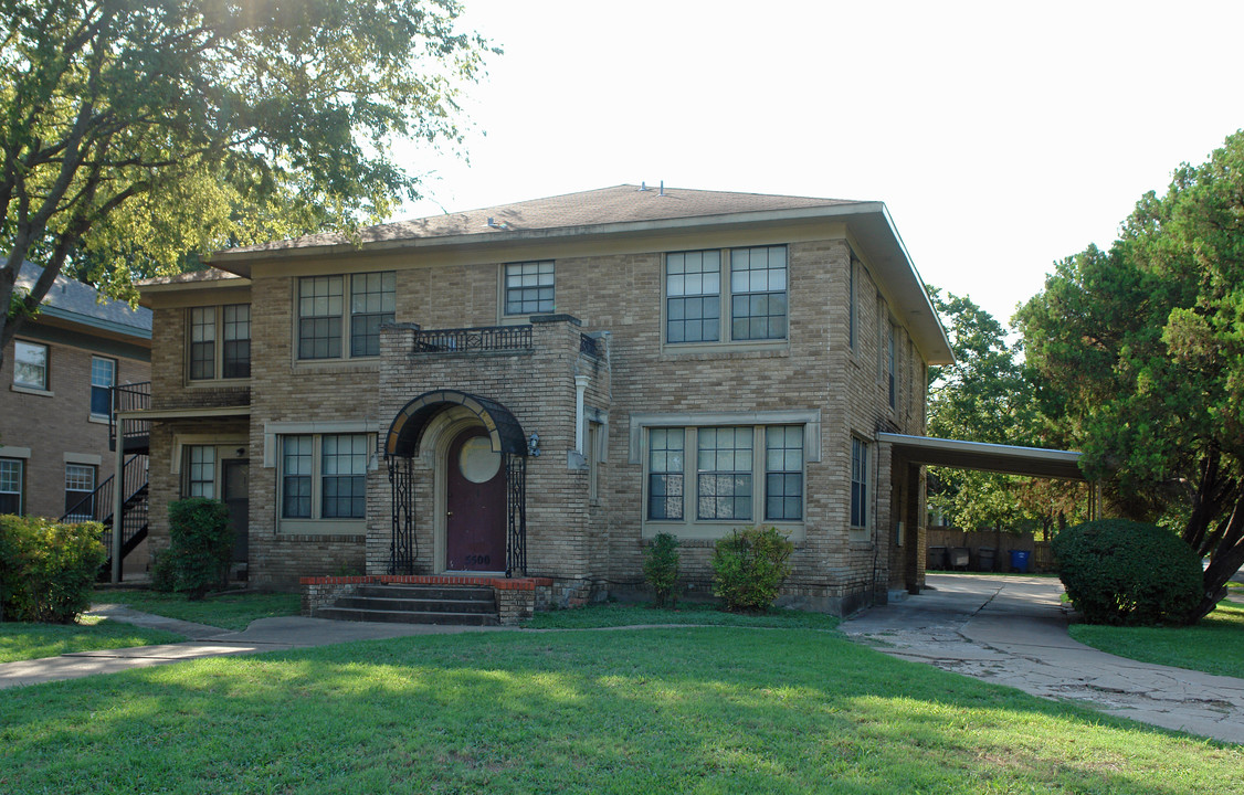 5500 Gaston Ave in Dallas, TX - Building Photo