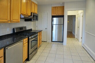 27 Lambert St, Unit 3R in Cambridge, MA - Building Photo - Building Photo