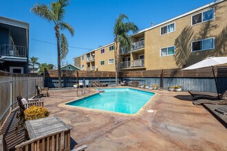 1821 5th St. in Long Beach, CA - Foto de edificio - Building Photo