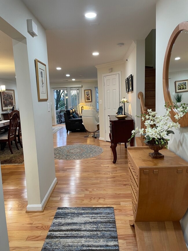 203A Locust St SE in Vienna, VA - Foto de edificio - Building Photo