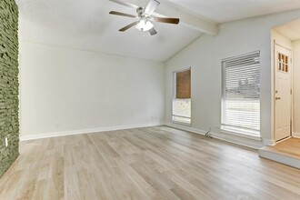 5205 Palo Blanco Ln in Austin, TX - Building Photo - Building Photo