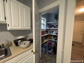 204 Banks St, Unit 1 in Cambridge, MA - Building Photo - Building Photo