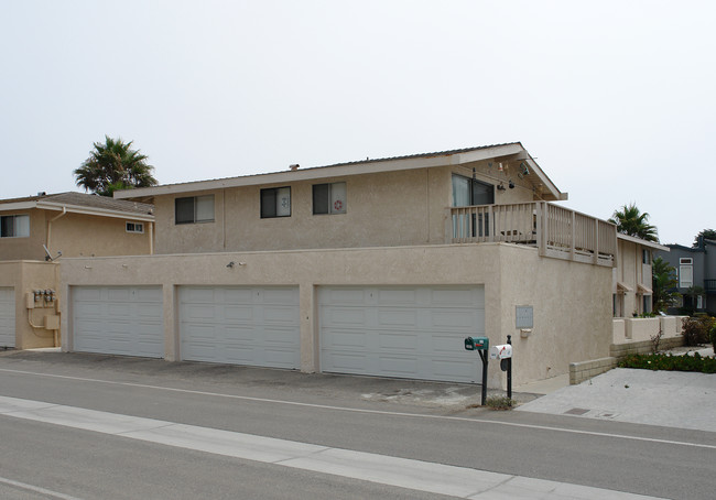 5209 Neptune Sq in Oxnard, CA - Foto de edificio - Building Photo